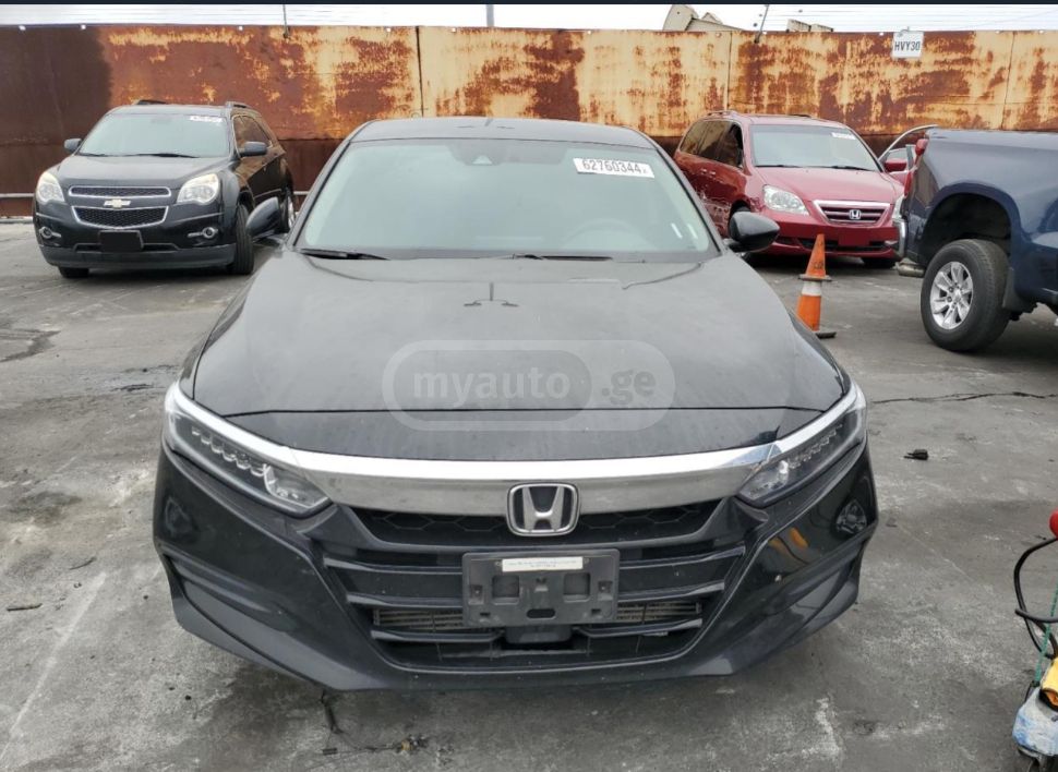 Honda Accord - фото 1