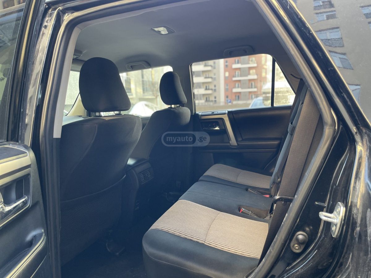 Toyota 4 Runner - фото 11