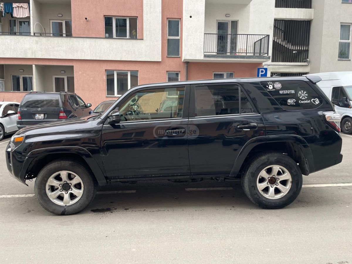 Toyota 4 Runner - фото 4