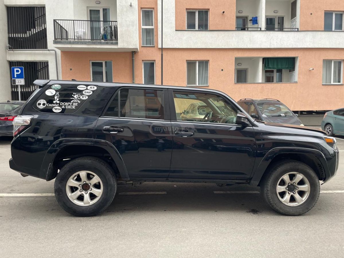 Toyota 4 Runner - фото 5