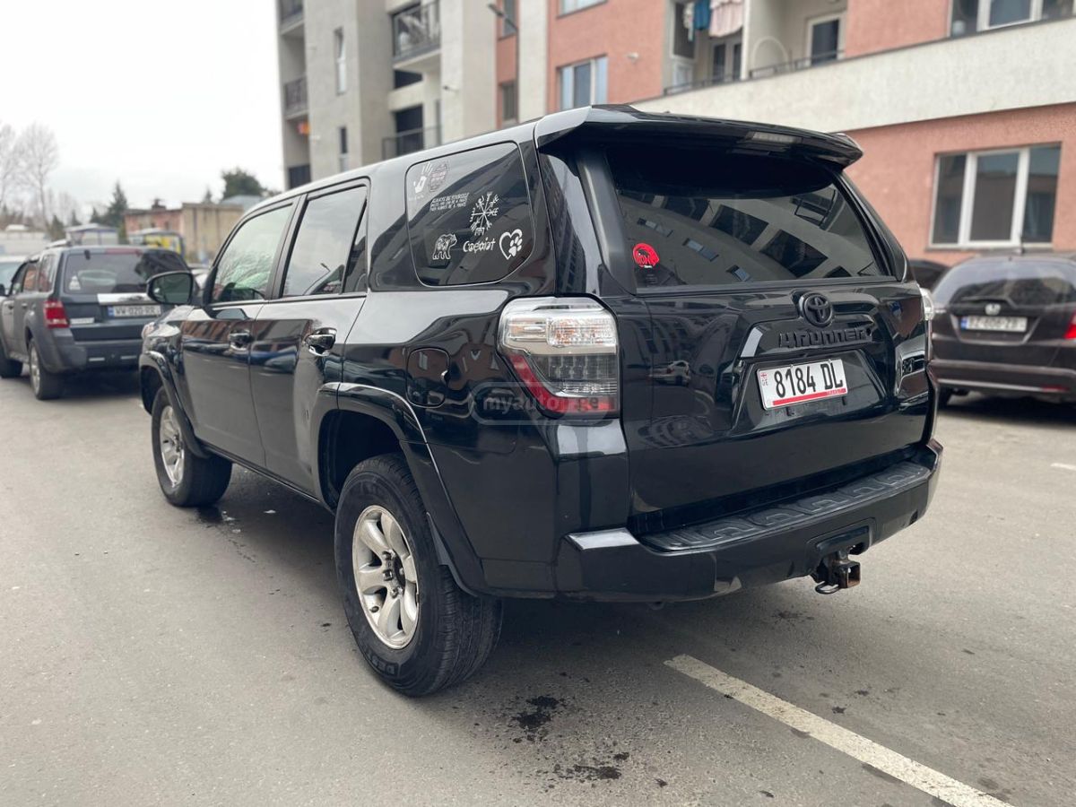 Toyota 4 Runner - фото 6