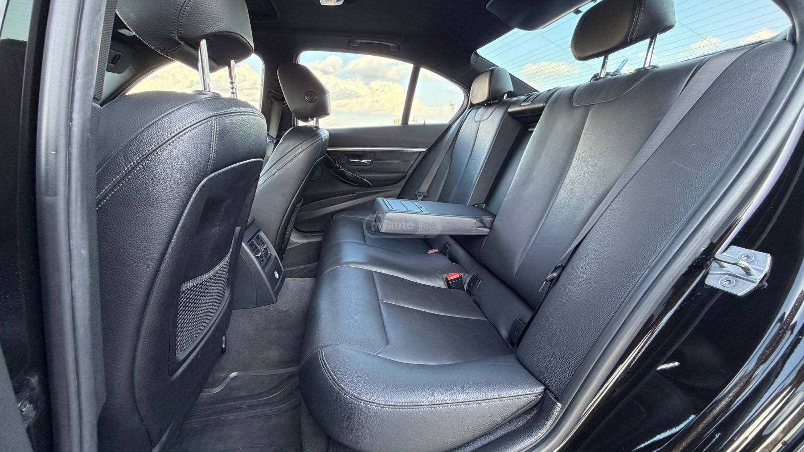 BMW 340 - фото 9