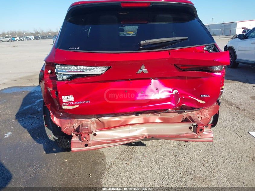 Mitsubishi Outlander - фото 6