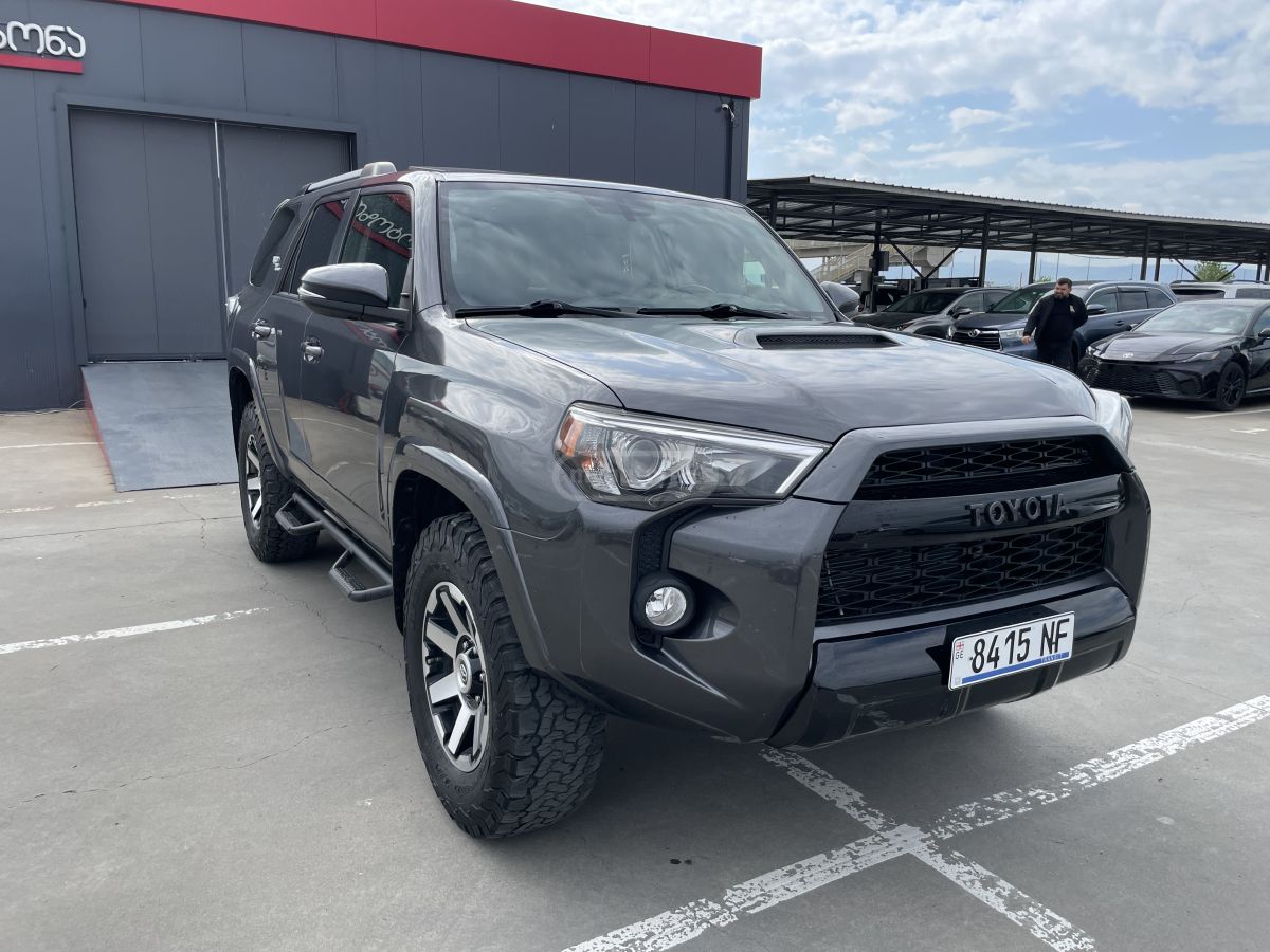 Toyota 4Runner - фото 1