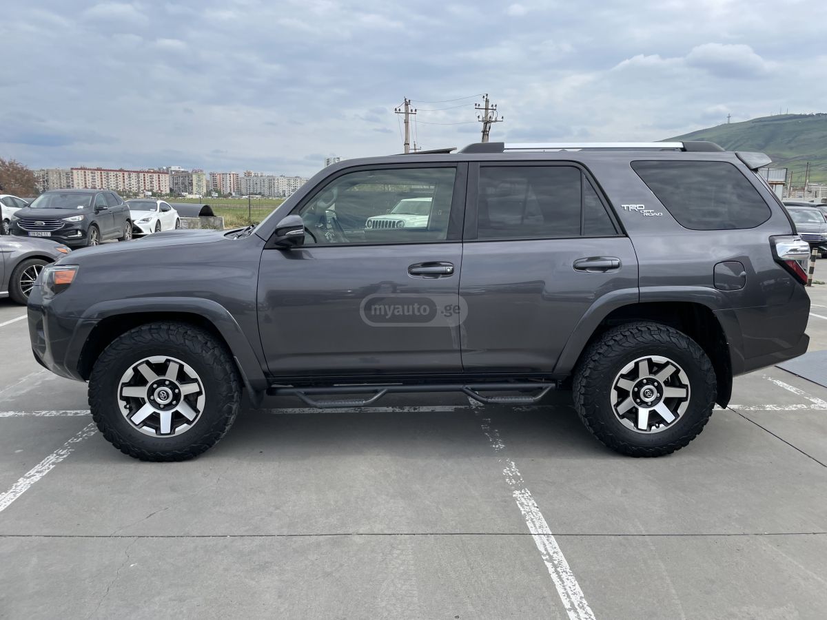 Toyota 4Runner - фото 4