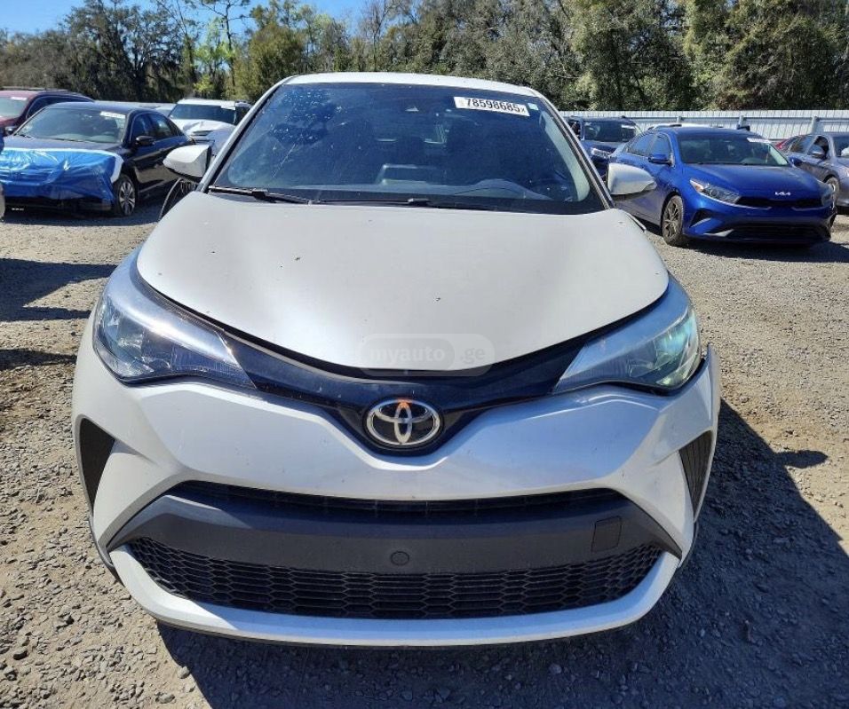 Toyota CHR - фото 1