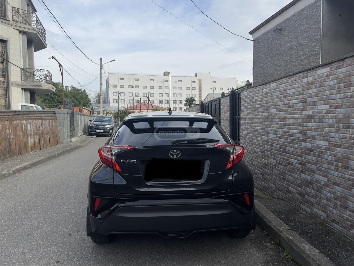 Toyota LE 4dr Front-Wheel Drive Sport — миниатюра 5