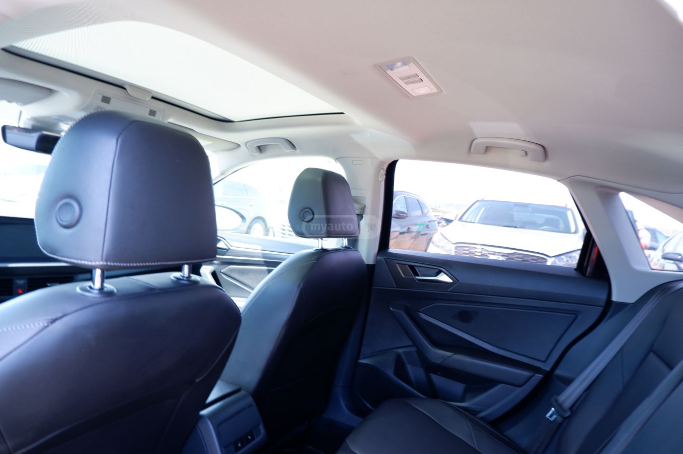 Volkswagen Jetta - фото 10