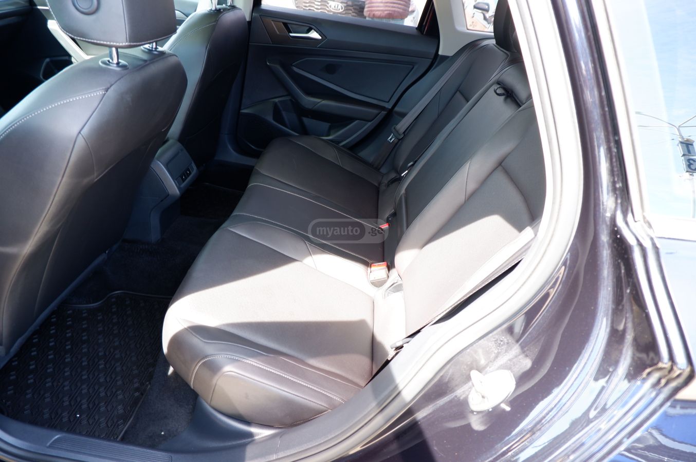 Volkswagen Jetta - фото 8