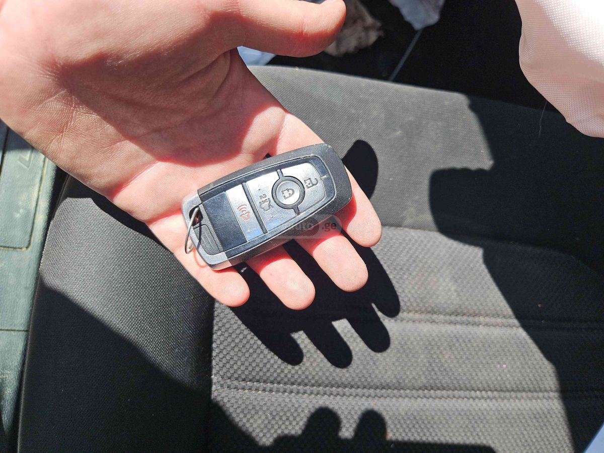 Ford Fusion - фото 10