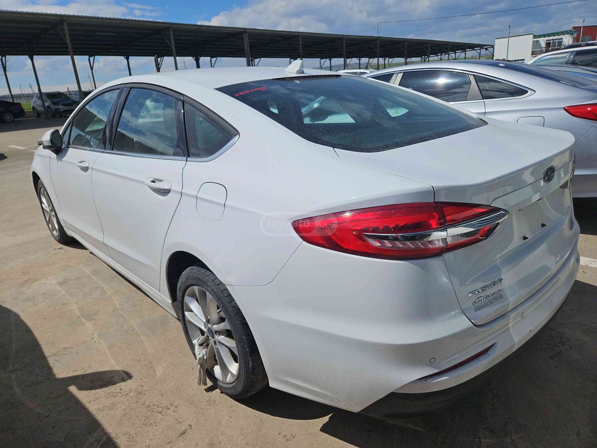 Ford Fusion - фото 3