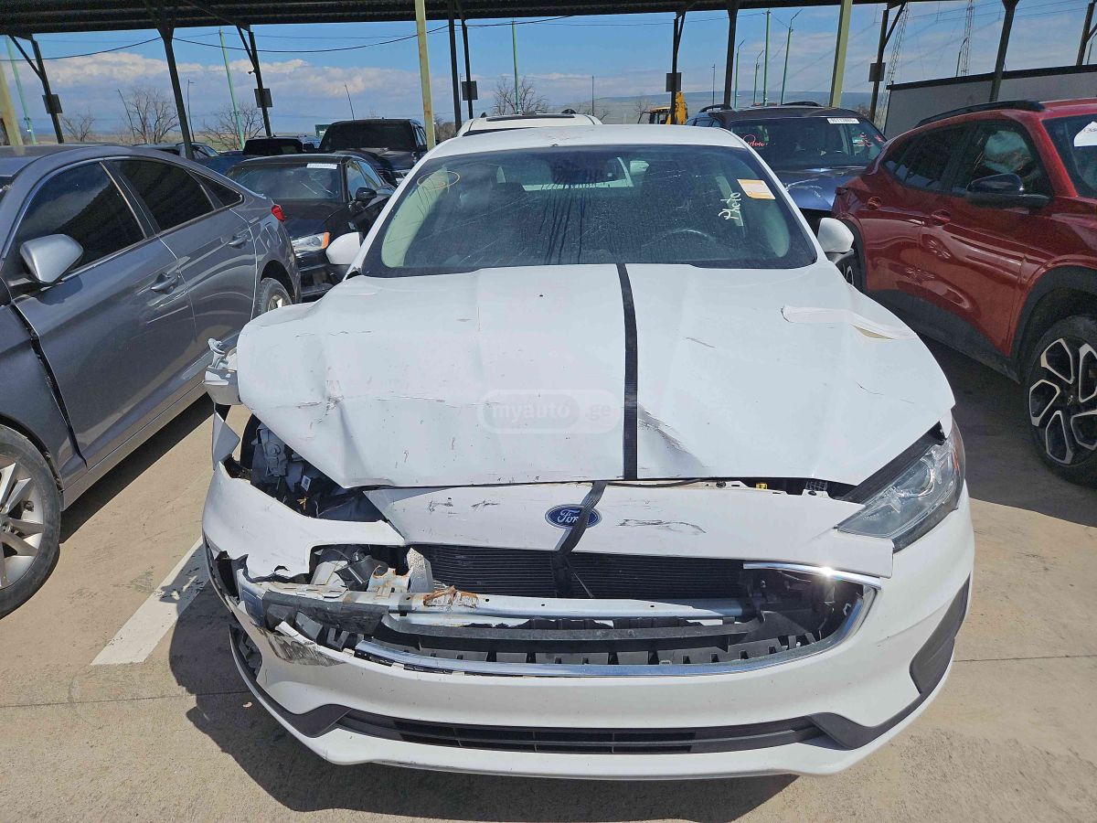 Ford Fusion - фото 4