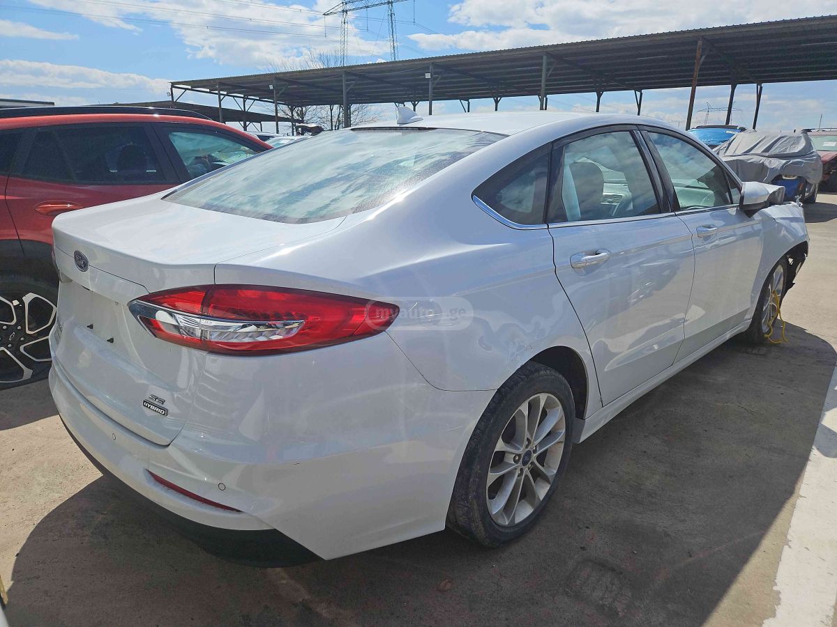 Ford Fusion - фото 5