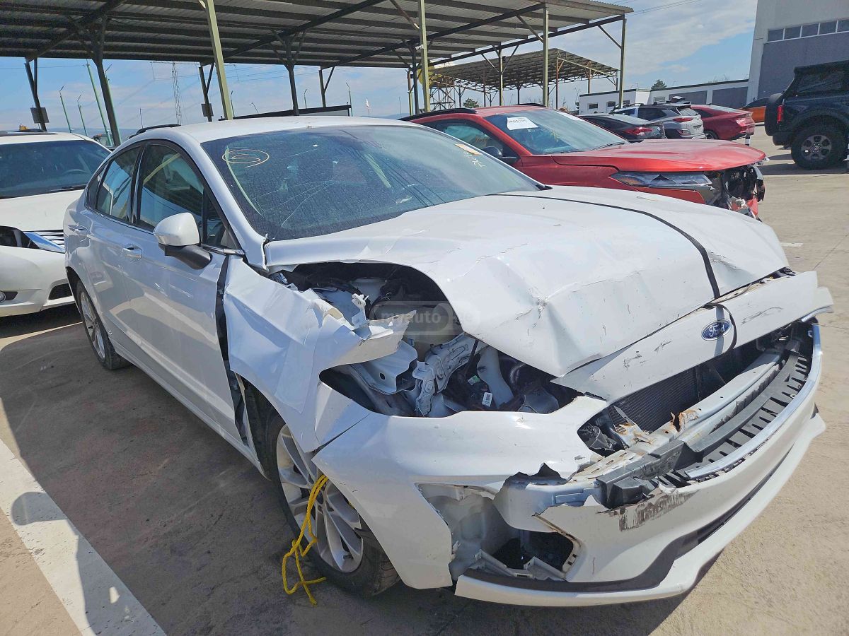 Ford Fusion - фото 6