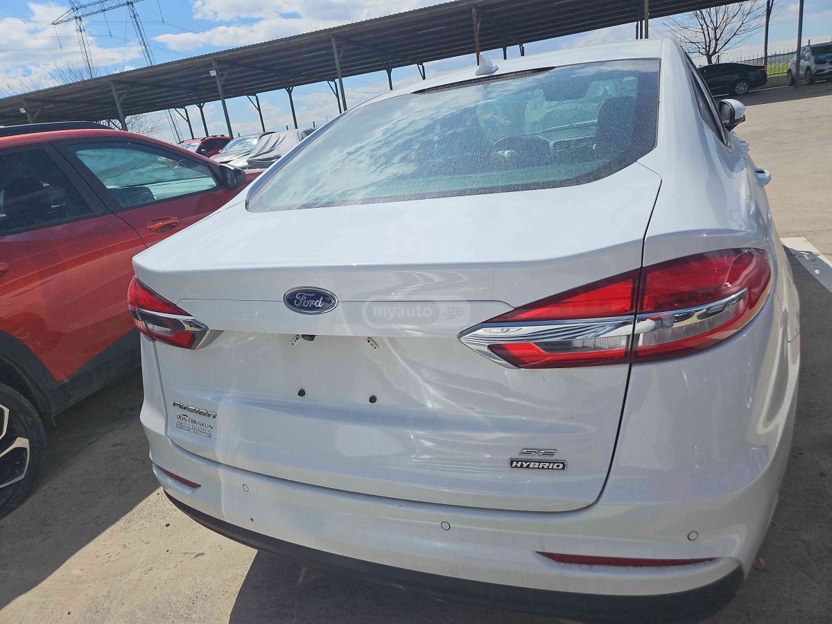 Ford Fusion - фото 8