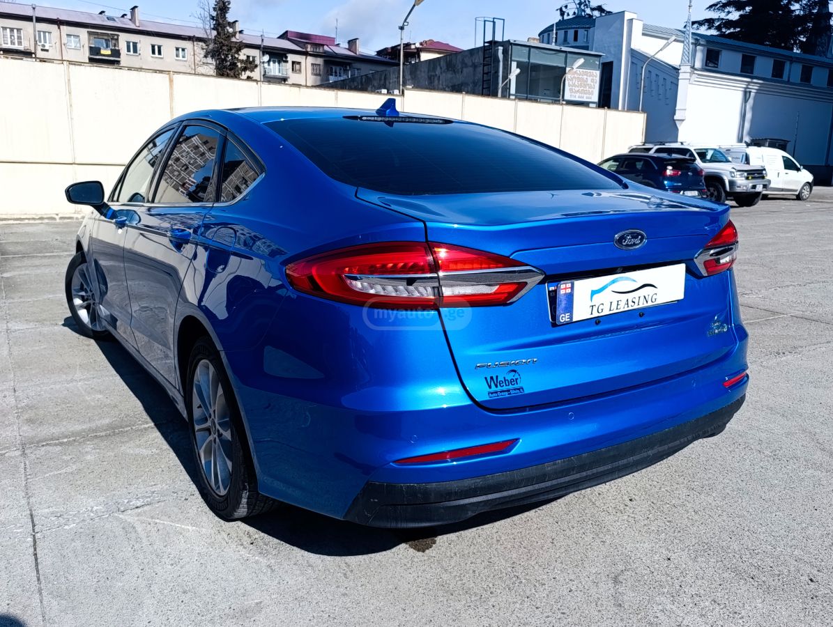 Ford Fusion - фото 4