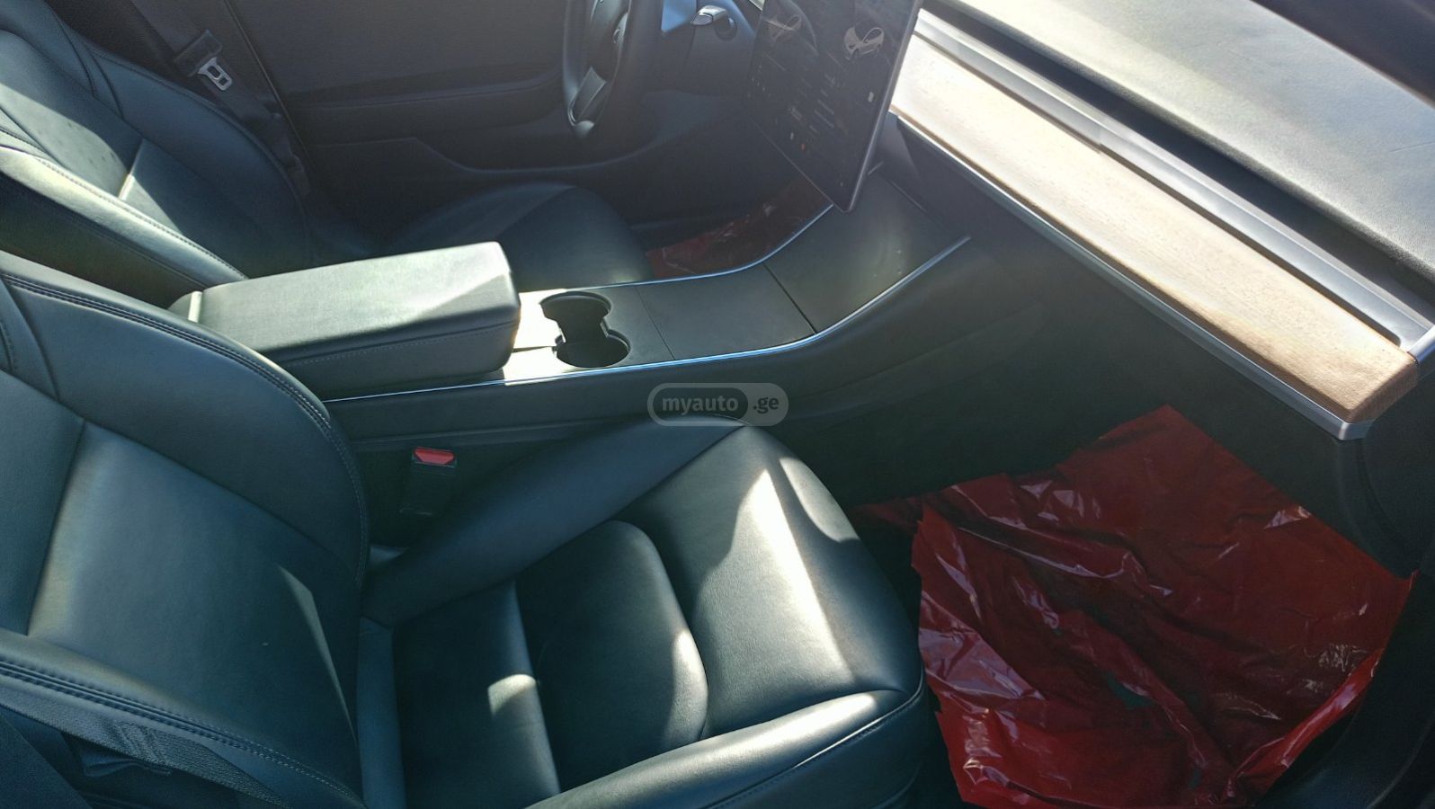 Tesla Model 3 - фото 12