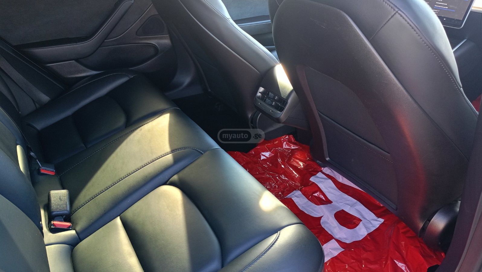 Tesla Model 3 - фото 14