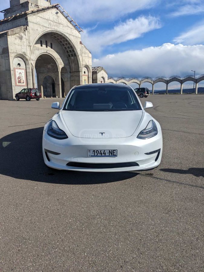 Tesla Model 3 - фото 5