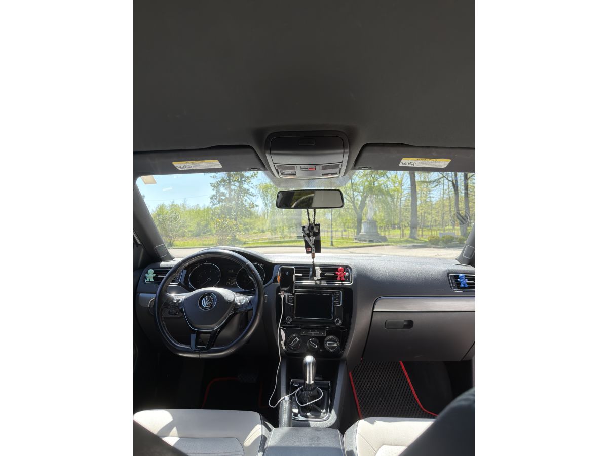 Volkswagen Jetta - фото 5