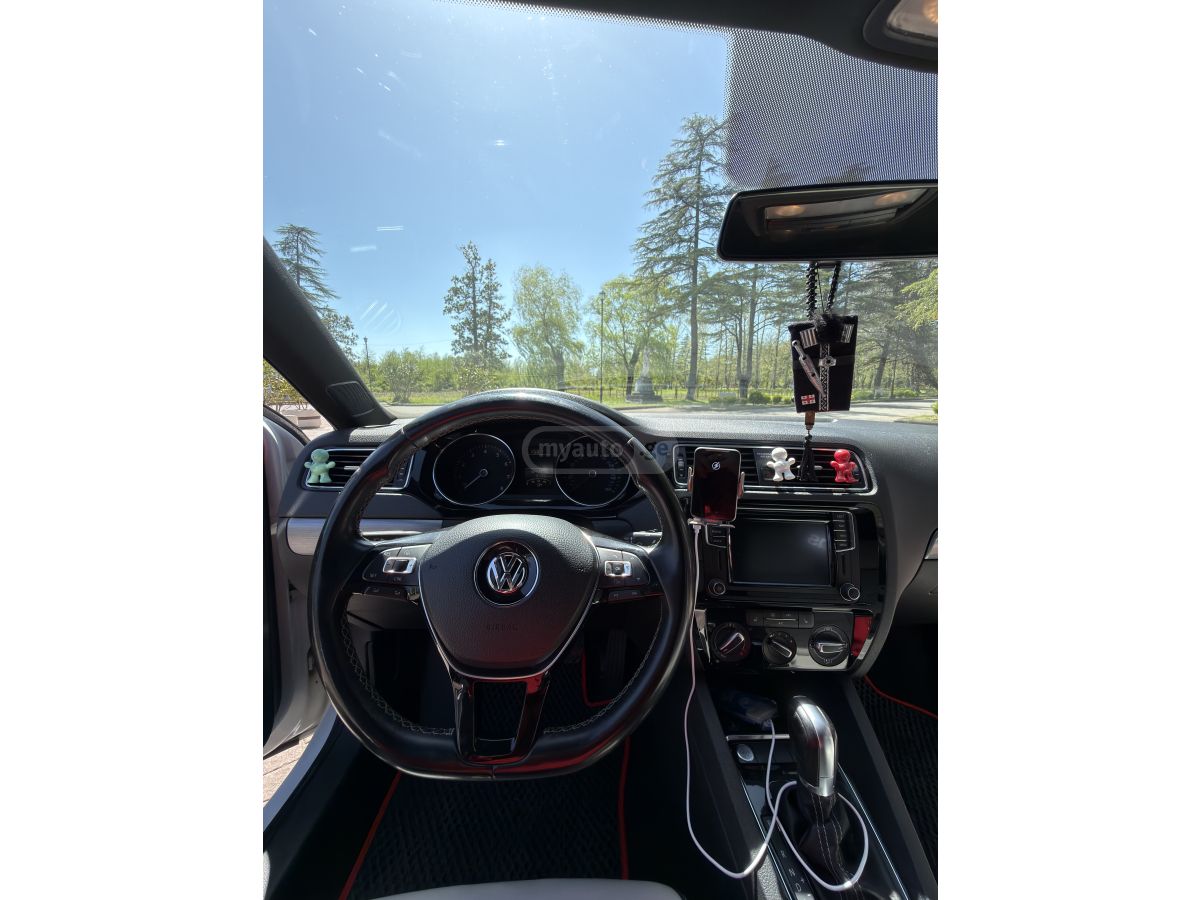 Volkswagen Jetta - фото 6