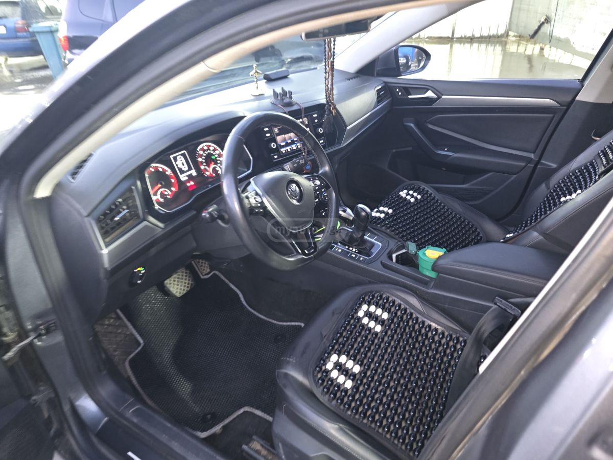 Volkswagen Jetta - фото 10