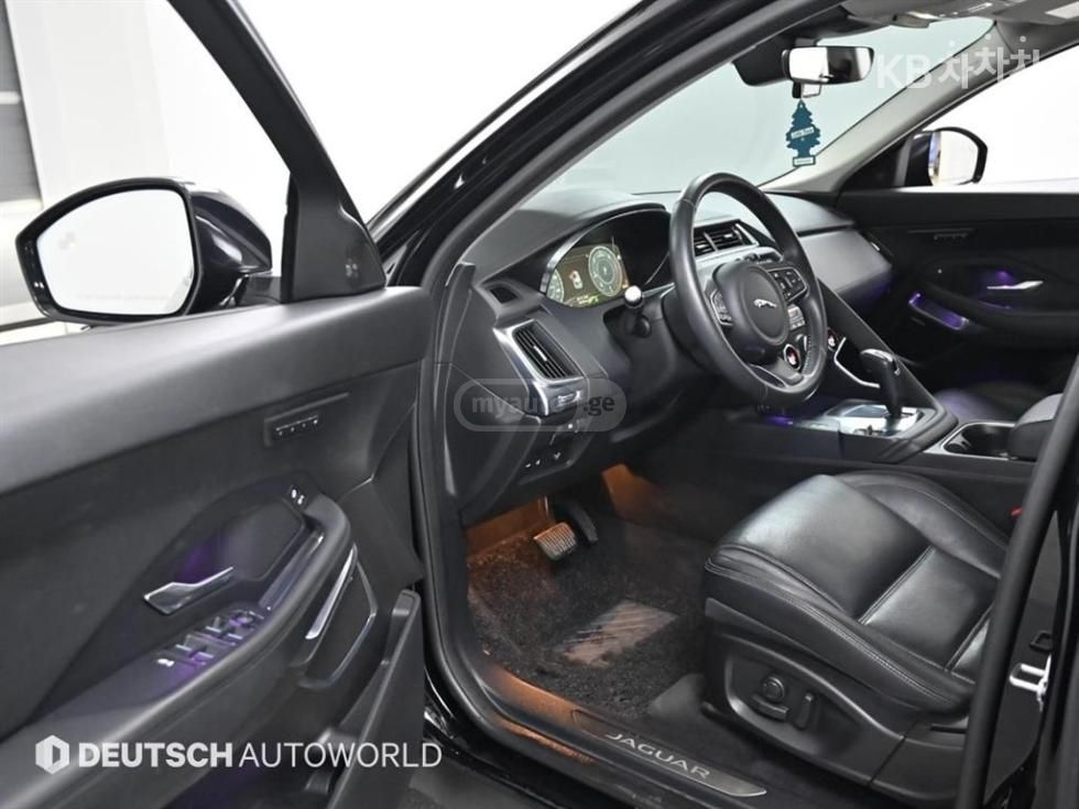 Jaguar E-Pace - фото 10