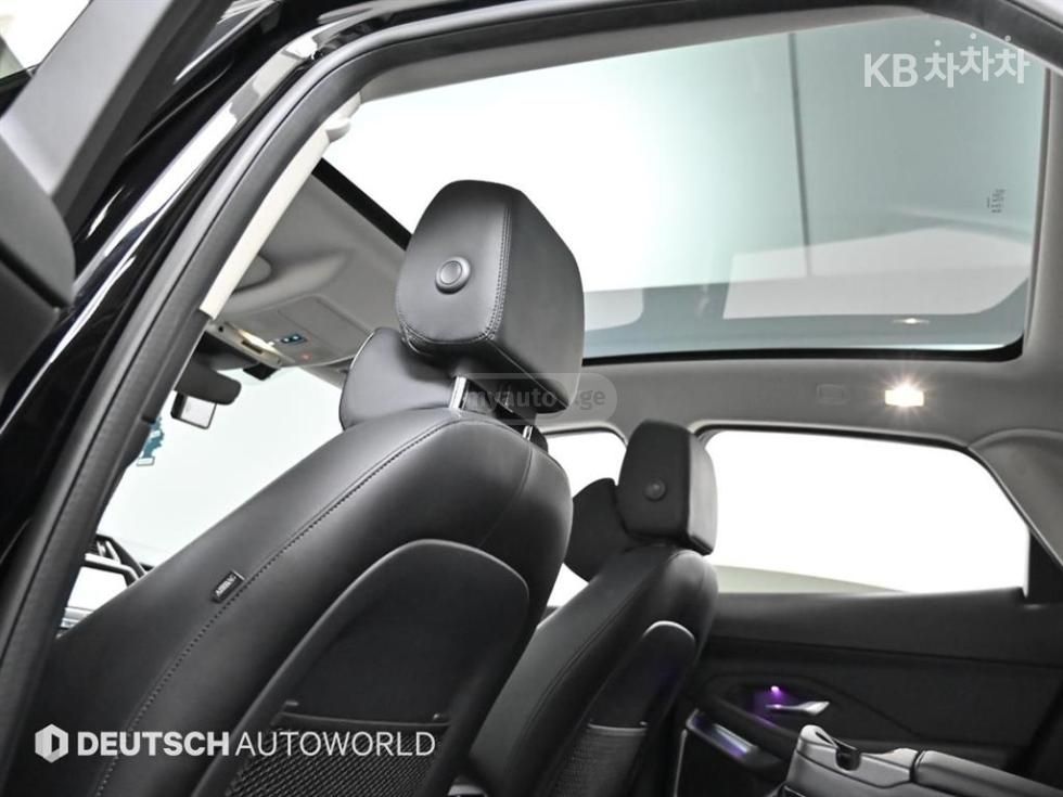 Jaguar E-Pace - фото 13