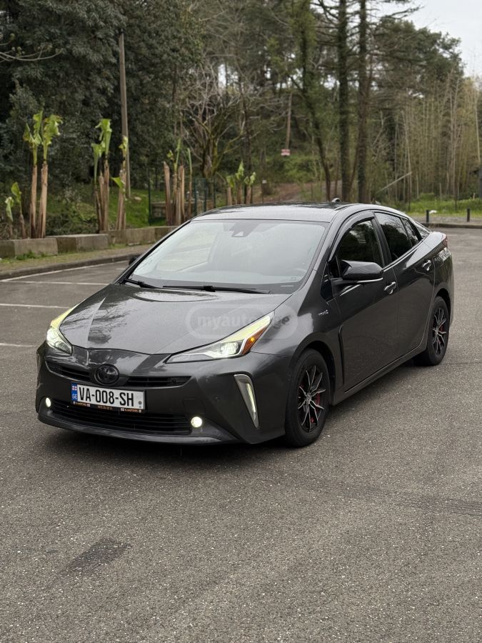 Toyota Prius - фото 1