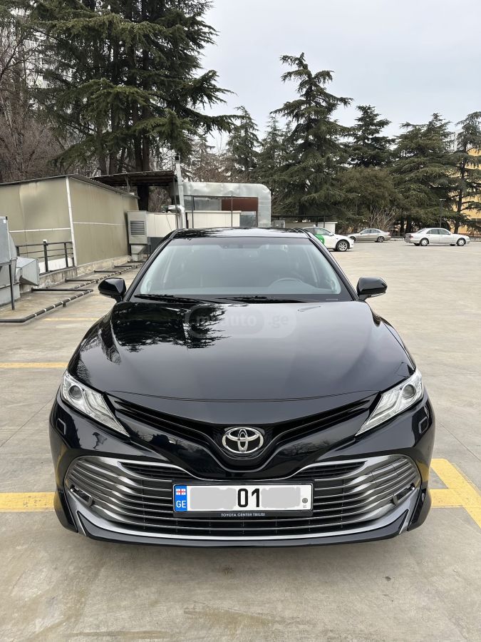 Toyota Camry - фото 2