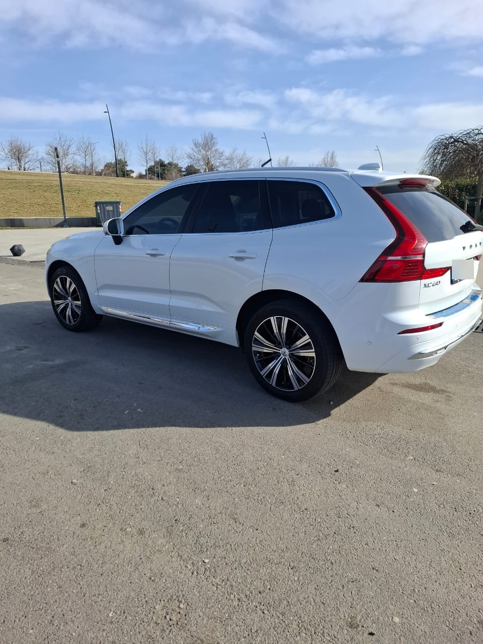 Volvo XC 60 - фото 1