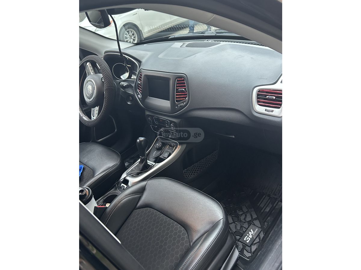 Jeep Compass - фото 7