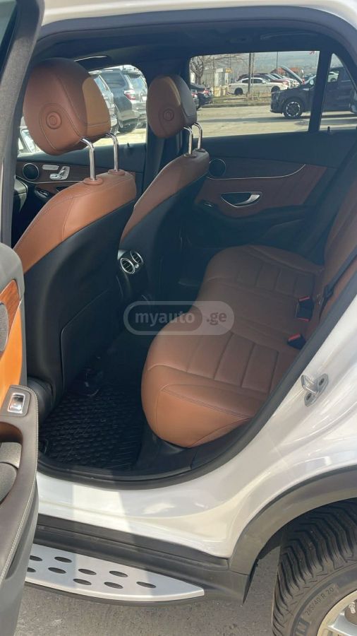 Mercedes-Benz Base GLC 300 4dr All-Wheel Dri — миниатюра 10