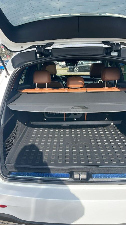 Mercedes-Benz Base GLC 300 4dr All-Wheel Dri — миниатюра 4