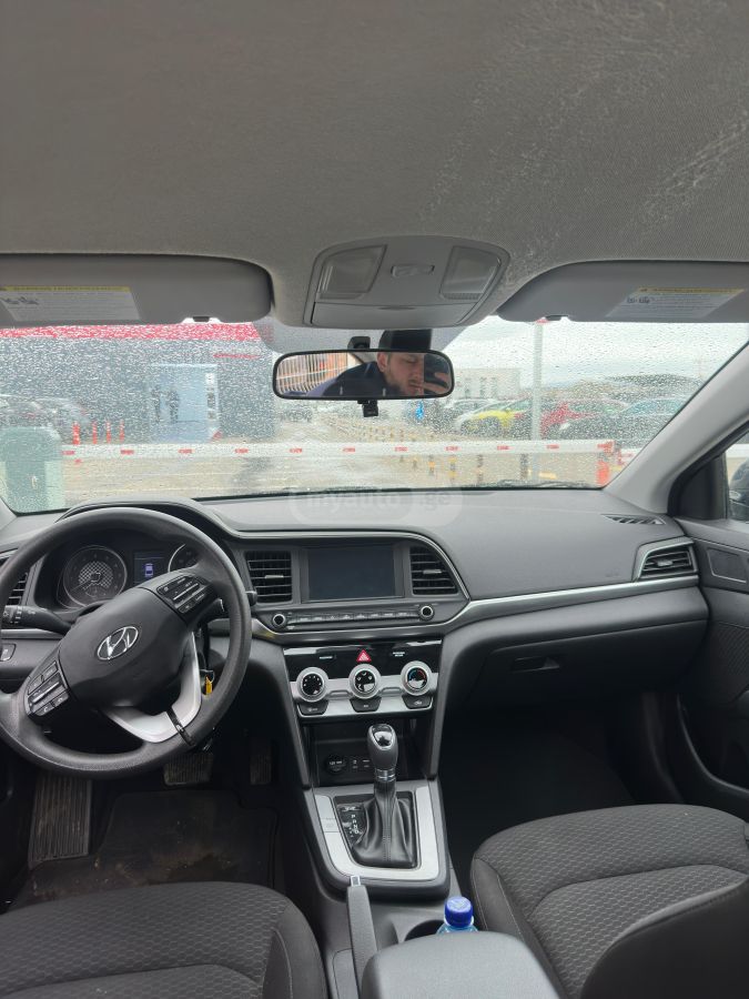 Hyundai Elantra - фото 5