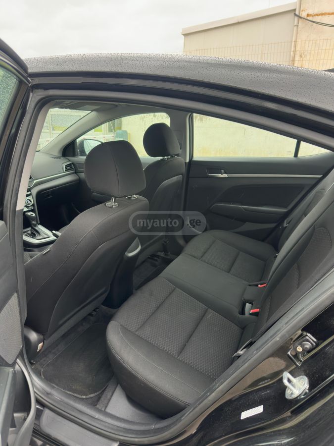 Hyundai Elantra - фото 6