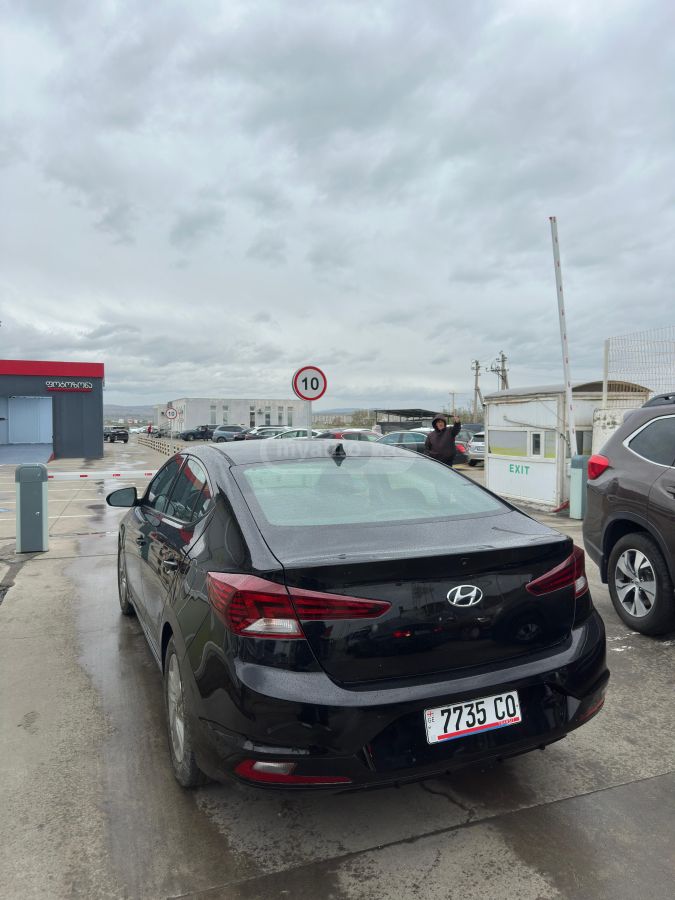 Hyundai Elantra - фото 7