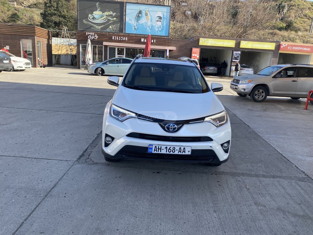 Toyota RAV 4 - фото 1