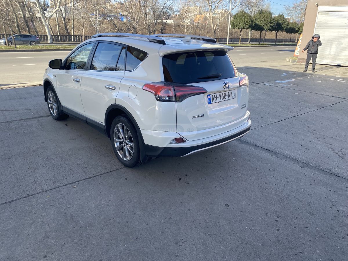 Toyota RAV 4 - фото 3