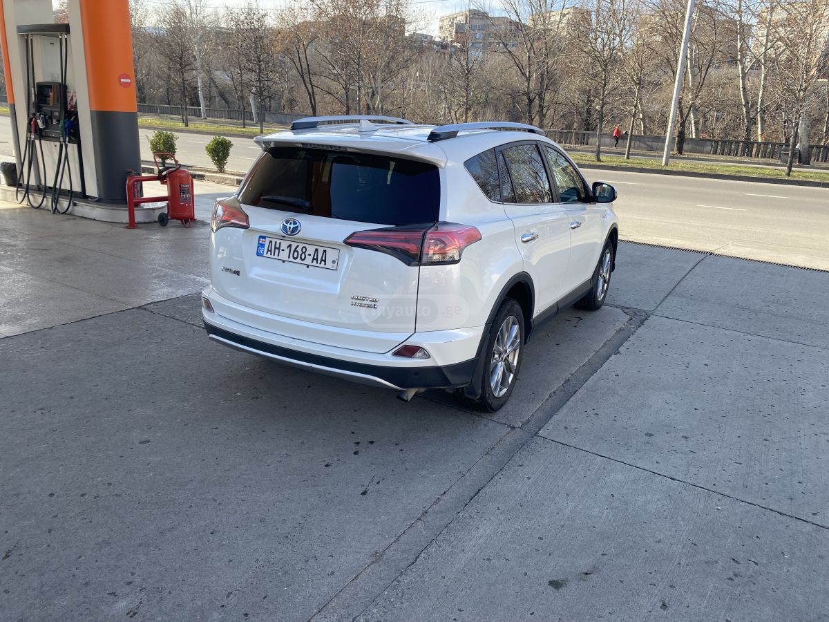 Toyota RAV 4 - фото 4