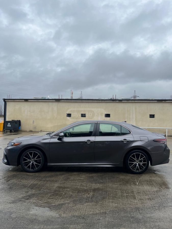 Toyota Camry - фото 3