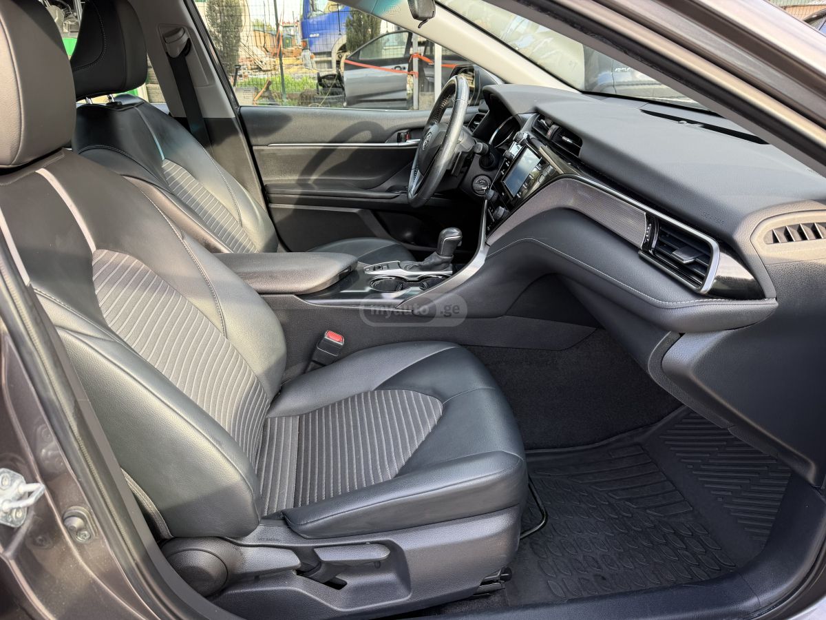 Toyota Camry - фото 11