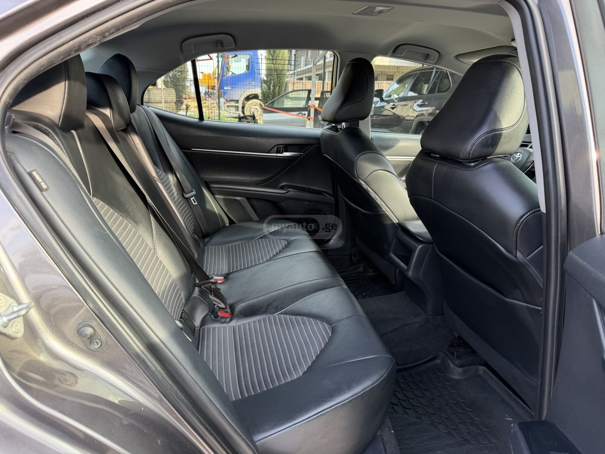 Toyota Camry - фото 12