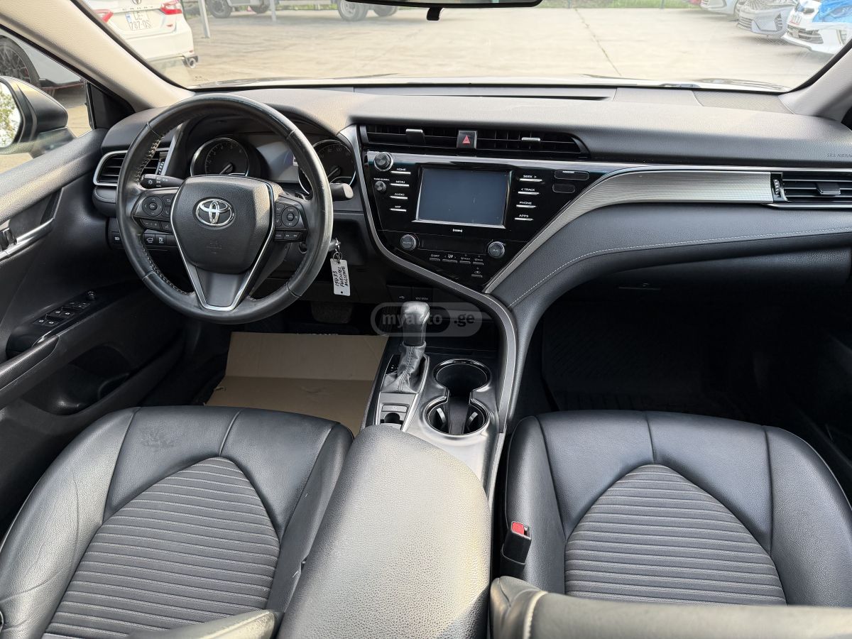 Toyota Camry - фото 13