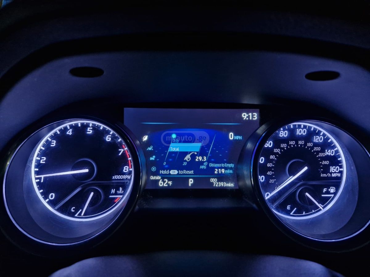 Toyota Camry - фото 14