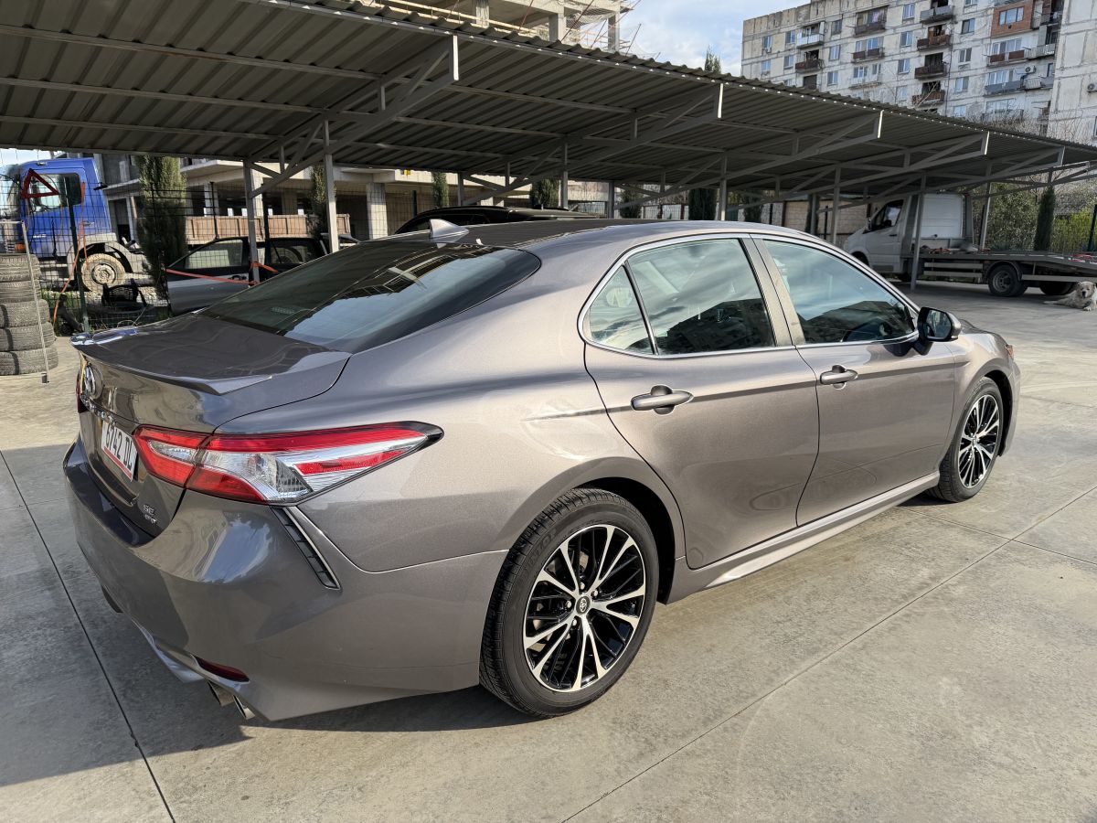 Toyota Camry - фото 7