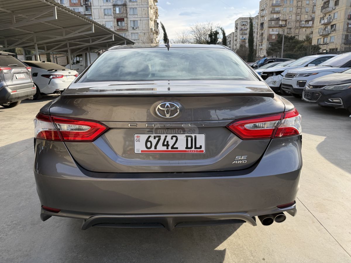 Toyota Camry - фото 8