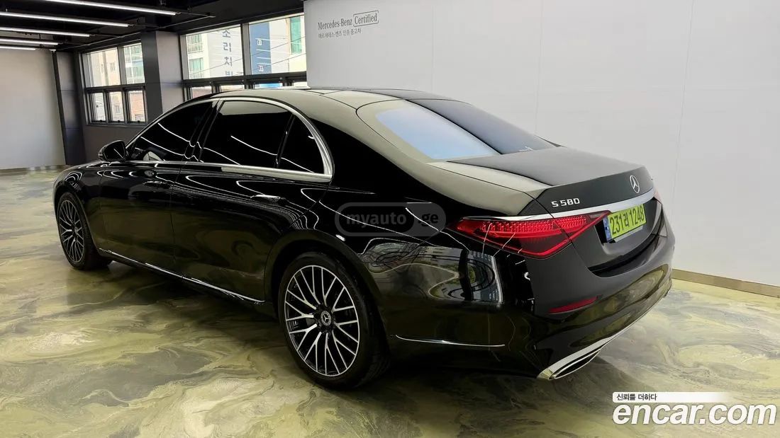 Mercedes-Benz 600 2024 — миниатюра 2