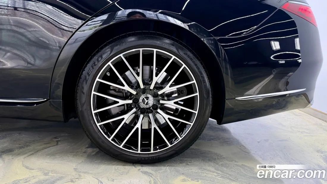 Mercedes-Benz 600 2024 — миниатюра 5