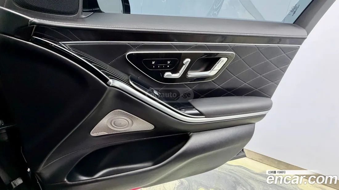 Mercedes-Benz 600 2024 — миниатюра 9